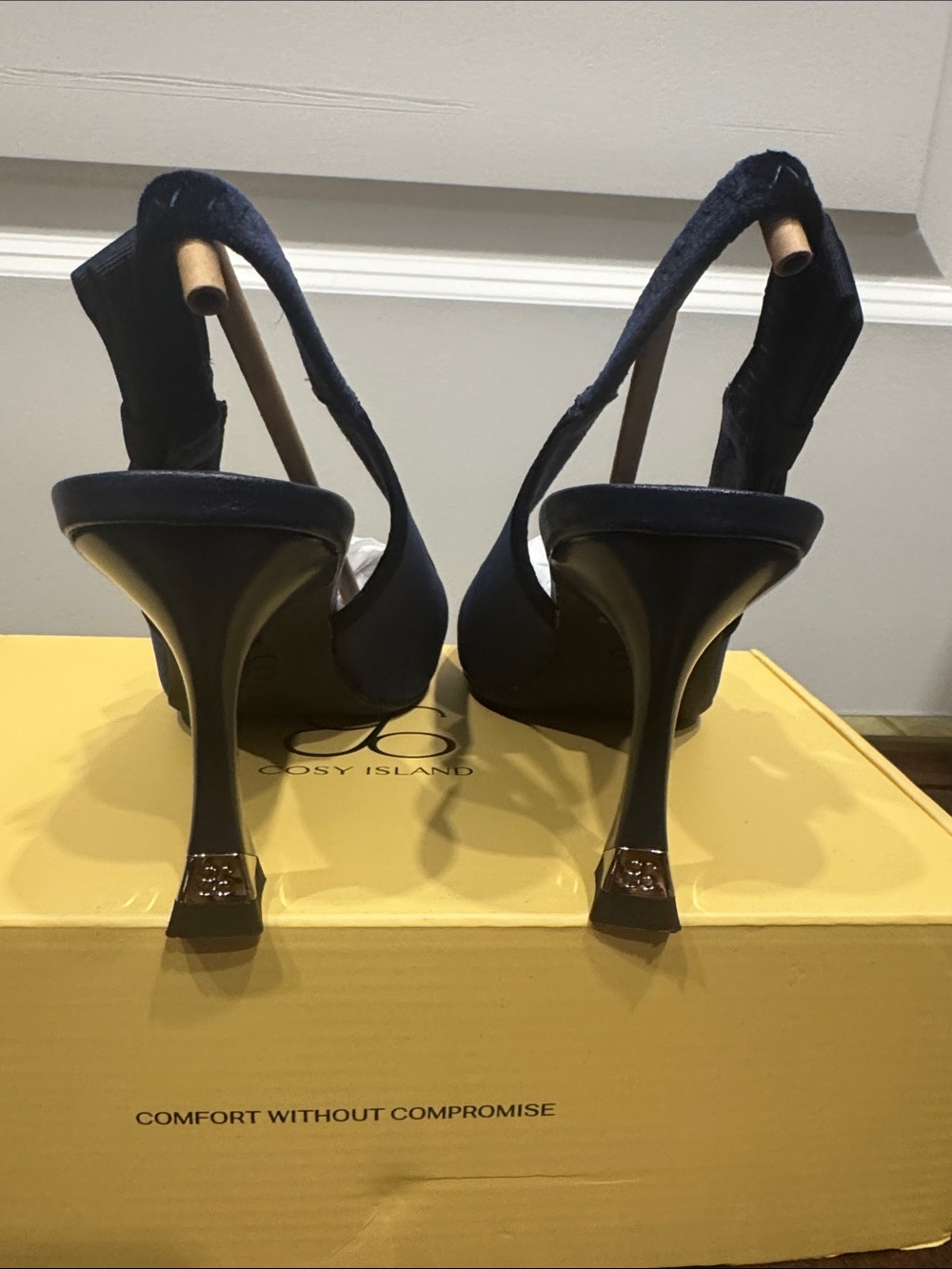 COSY ISLAND Pointed Navy Slingback Heels with Sculpted Heel - Women's Dress Pump - Picture 2 of 7